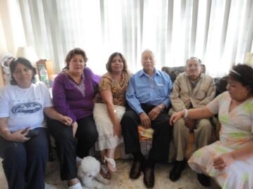 Imágenes para rendir homenaje a persona finada, estas pueden variar en su contenido.