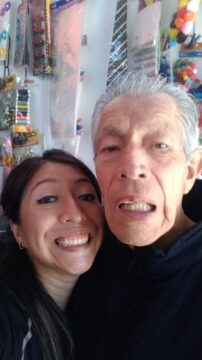 Imágenes para rendir homenaje a persona finada, estas pueden variar en su contenido.