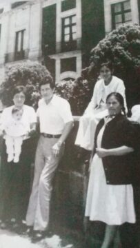 Imágenes para rendir homenaje a persona finada, estas pueden variar en su contenido.