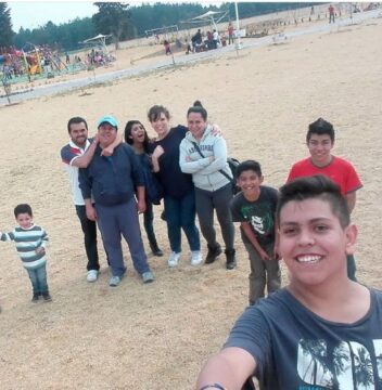 Imágenes para rendir homenaje a persona finada, estas pueden variar en su contenido.