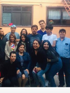 Imágenes para rendir homenaje a persona finada, estas pueden variar en su contenido.
