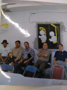 Imágenes para rendir homenaje a persona finada, estas pueden variar en su contenido.