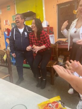 Imágenes para rendir homenaje a persona finada, estas pueden variar en su contenido.