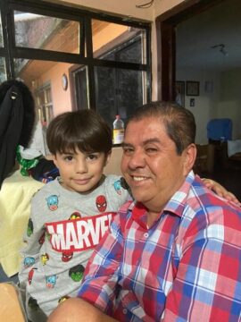 Imágenes para rendir homenaje a persona finada, estas pueden variar en su contenido.