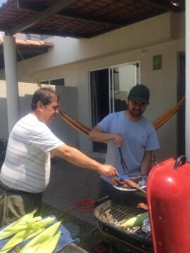 Imágenes para rendir homenaje a persona finada, estas pueden variar en su contenido.