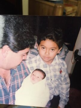 Imágenes para rendir homenaje a persona finada, estas pueden variar en su contenido.