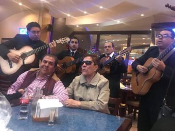 Imágenes para rendir homenaje a persona finada, estas pueden variar en su contenido.