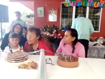 Imágenes para rendir homenaje a persona finada, estas pueden variar en su contenido.
