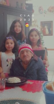 Imágenes para rendir homenaje a persona finada, estas pueden variar en su contenido.