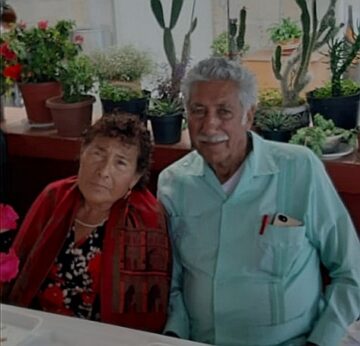 Imágenes para rendir homenaje a persona finada, estas pueden variar en su contenido.