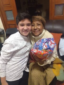 Imágenes para rendir homenaje a persona finada, estas pueden variar en su contenido.