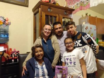 Imágenes para rendir homenaje a persona finada, estas pueden variar en su contenido.