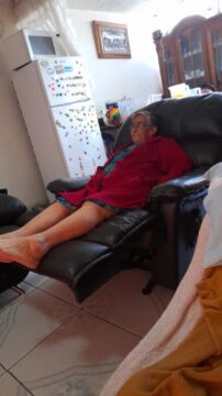 Imágenes para rendir homenaje a persona finada, estas pueden variar en su contenido.