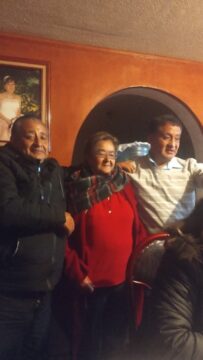 Imágenes para rendir homenaje a persona finada, estas pueden variar en su contenido.