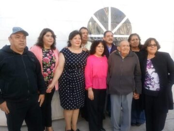 Imágenes para rendir homenaje a persona finada, estas pueden variar en su contenido.