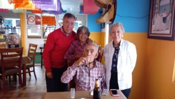 Imágenes para rendir homenaje a persona finada, estas pueden variar en su contenido.