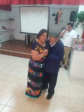 Imágenes para rendir homenaje a persona finada, estas pueden variar en su contenido.