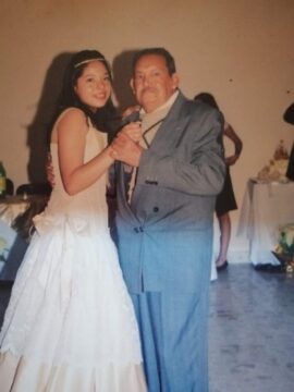 Imágenes para rendir homenaje a persona finada, estas pueden variar en su contenido.