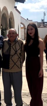Imágenes para rendir homenaje a persona finada, estas pueden variar en su contenido.