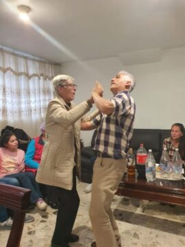 Imágenes para rendir homenaje a persona finada, estas pueden variar en su contenido.