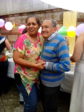 Imágenes para rendir homenaje a persona finada, estas pueden variar en su contenido.