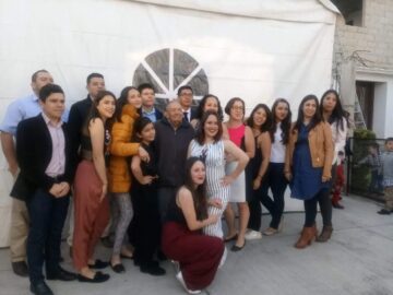 Imágenes para rendir homenaje a persona finada, estas pueden variar en su contenido.