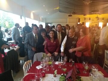 Imágenes para rendir homenaje a persona finada, estas pueden variar en su contenido.