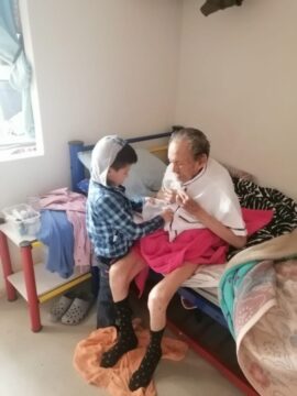 Imágenes para rendir homenaje a persona finada, estas pueden variar en su contenido.