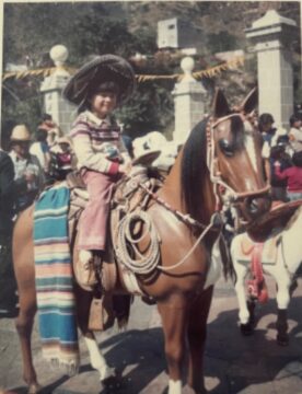 Imágenes para rendir homenaje a persona finada, estas pueden variar en su contenido.