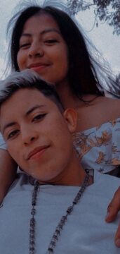 Imágenes para rendir homenaje a persona finada, estas pueden variar en su contenido.
