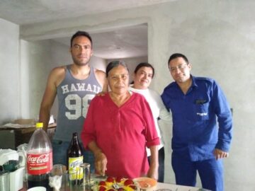 Imágenes para rendir homenaje a persona finada, estas pueden variar en su contenido.
