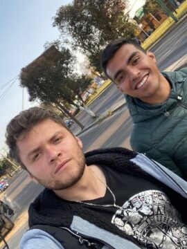 Imágenes para rendir homenaje a persona finada, estas pueden variar en su contenido.