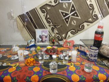 Imágenes para rendir homenaje a persona finada, estas pueden variar en su contenido.