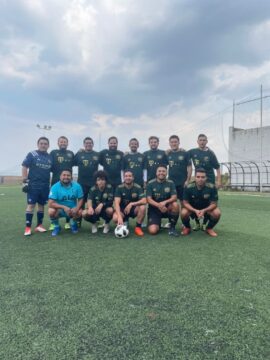 Imágenes para rendir homenaje a persona finada, estas pueden variar en su contenido.