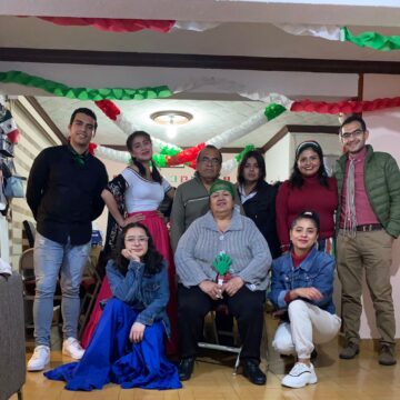 Imágenes para rendir homenaje a persona finada, estas pueden variar en su contenido.