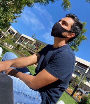 Imágenes para rendir homenaje a persona finada, estas pueden variar en su contenido.