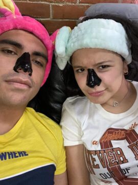 Imágenes para rendir homenaje a persona finada, estas pueden variar en su contenido.