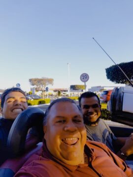 Imágenes para rendir homenaje a persona finada, estas pueden variar en su contenido.