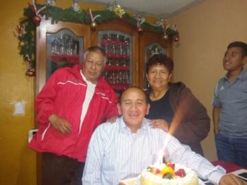 Imágenes para rendir homenaje a persona finada, estas pueden variar en su contenido.