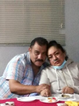 Imágenes para rendir homenaje a persona finada, estas pueden variar en su contenido.