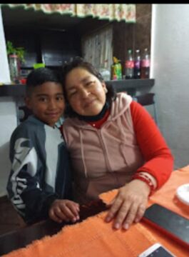 Imágenes para rendir homenaje a persona finada, estas pueden variar en su contenido.