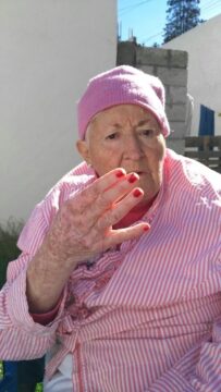 Imágenes para rendir homenaje a persona finada, estas pueden variar en su contenido.