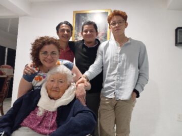 Imágenes para rendir homenaje a persona finada, estas pueden variar en su contenido.
