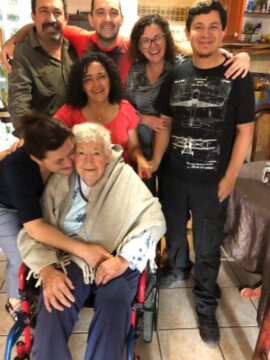 Imágenes para rendir homenaje a persona finada, estas pueden variar en su contenido.