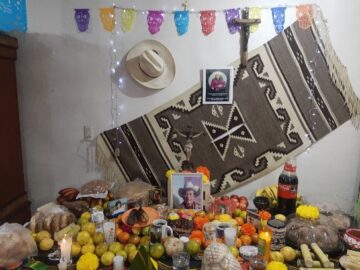 Imágenes para rendir homenaje a persona finada, estas pueden variar en su contenido.