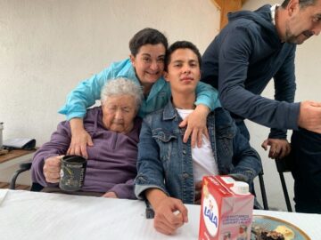 Imágenes para rendir homenaje a persona finada, estas pueden variar en su contenido.