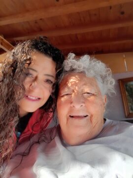 Imágenes para rendir homenaje a persona finada, estas pueden variar en su contenido.