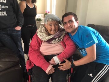 Imágenes para rendir homenaje a persona finada, estas pueden variar en su contenido.