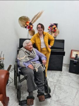 Imágenes para rendir homenaje a persona finada, estas pueden variar en su contenido.