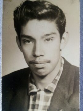 Imágenes para rendir homenaje a persona finada, estas pueden variar en su contenido.